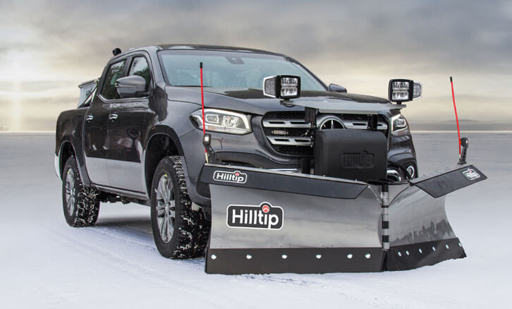 Mercedes-Pickup mit Hilltip Snowplow